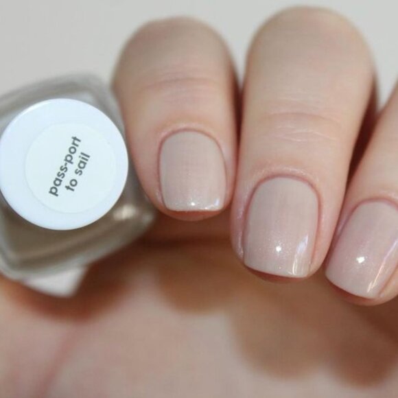 Essie PASS-PORT TO SAIL #1503 Nail Polish Lacquer - Picture 6 of 7